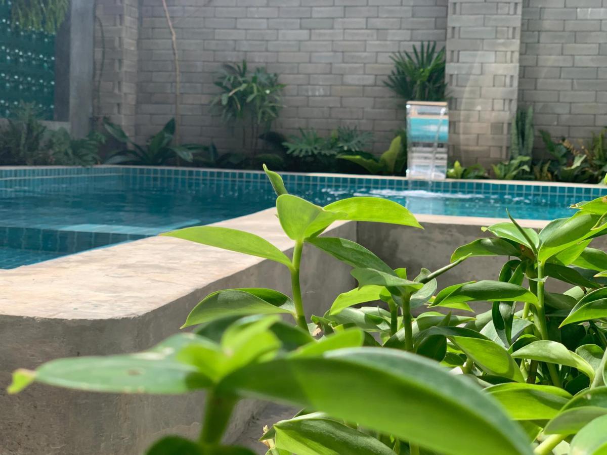 The J Break Boutique Hotel Kampot Bagian luar foto