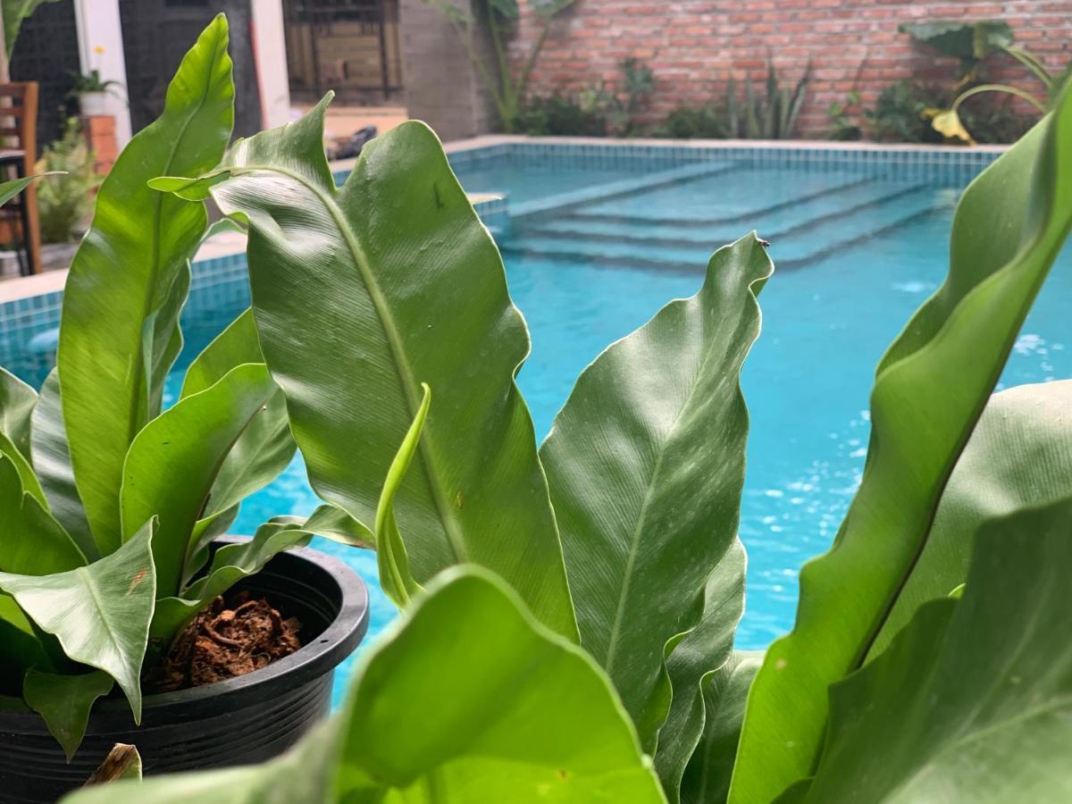 The J Break Boutique Hotel Kampot Bagian luar foto