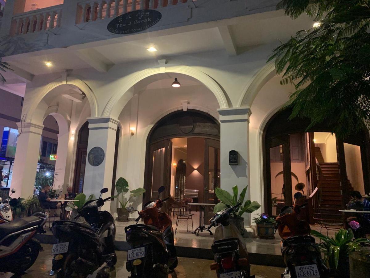 The J Break Boutique Hotel Kampot Bagian luar foto
