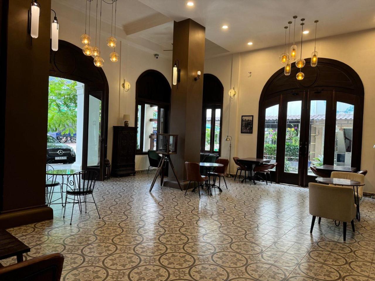 The J Break Boutique Hotel Kampot Bagian luar foto