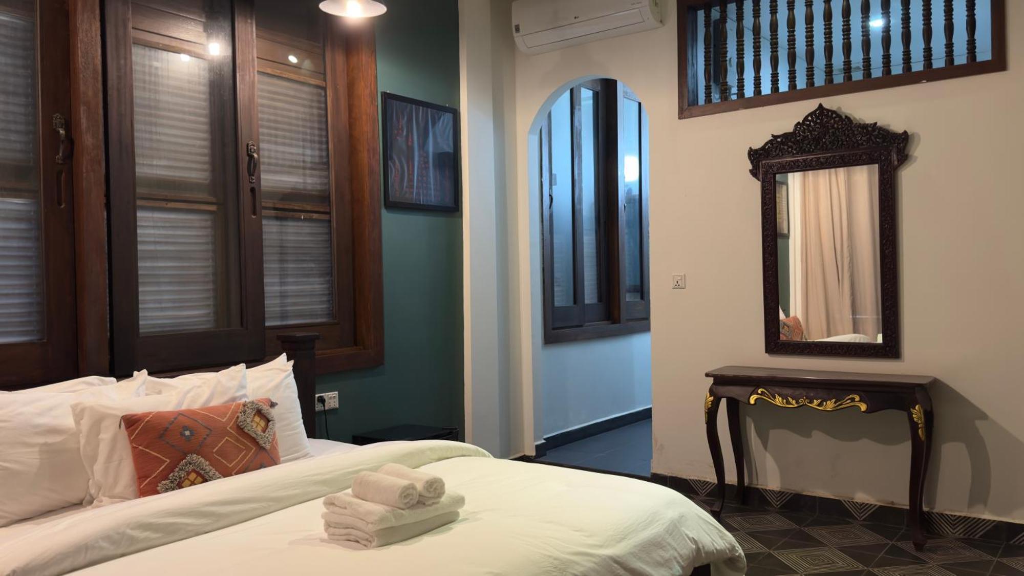 The J Break Boutique Hotel Kampot Bagian luar foto