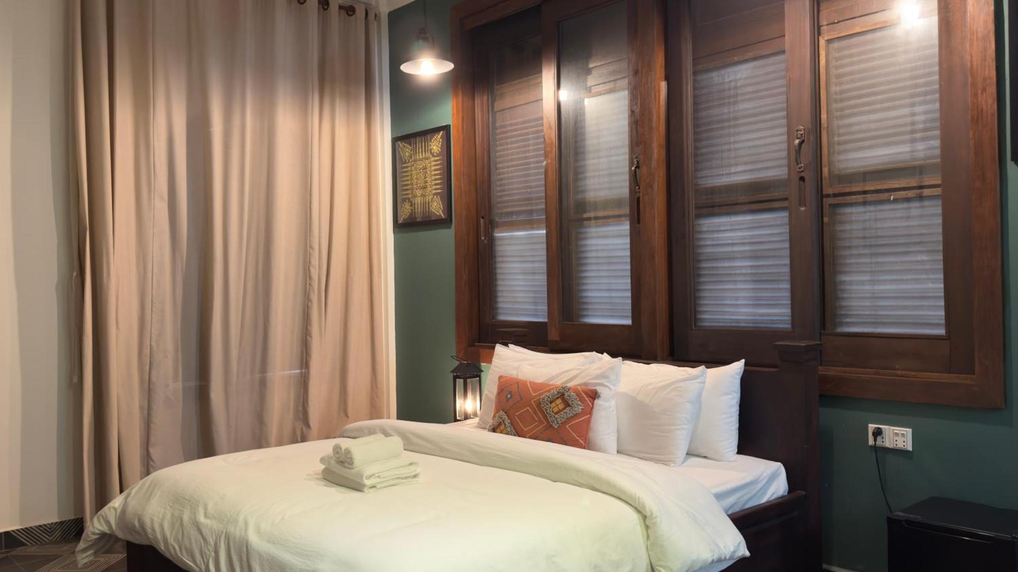 The J Break Boutique Hotel Kampot Bagian luar foto