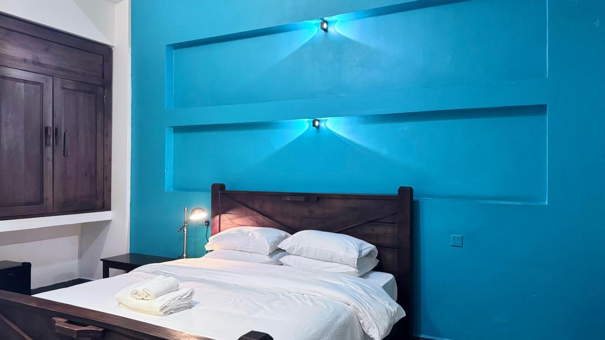 The J Break Boutique Hotel Kampot Bagian luar foto