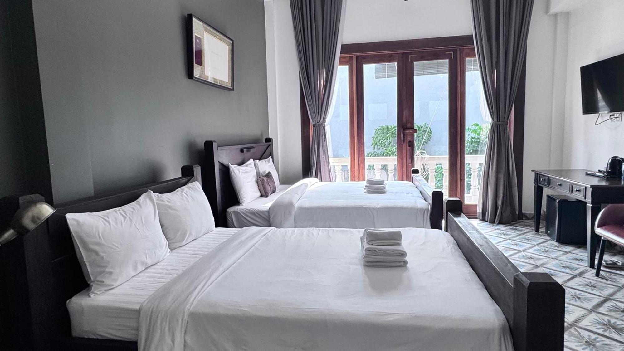 The J Break Boutique Hotel Kampot Bagian luar foto