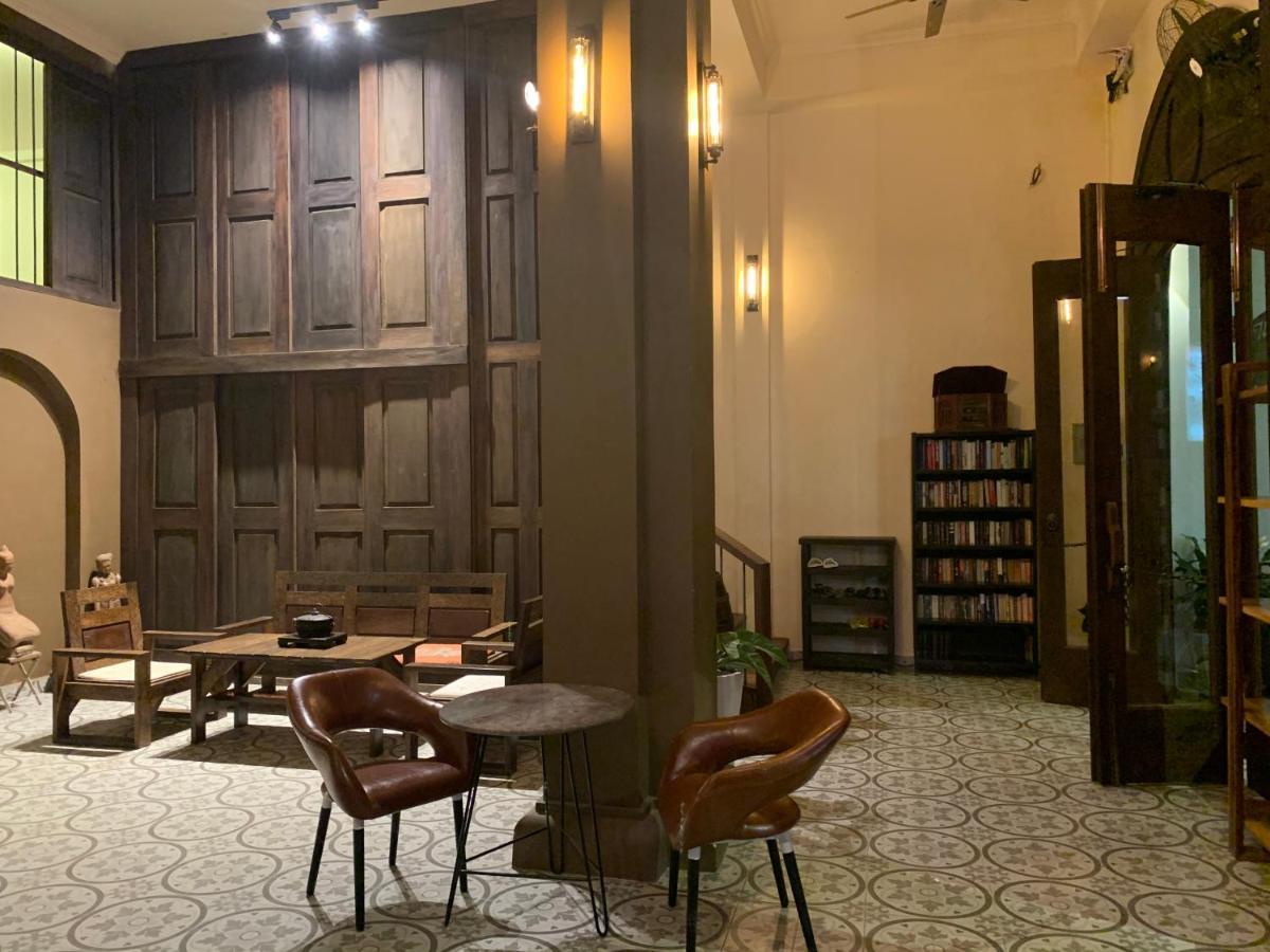 The J Break Boutique Hotel Kampot Bagian luar foto
