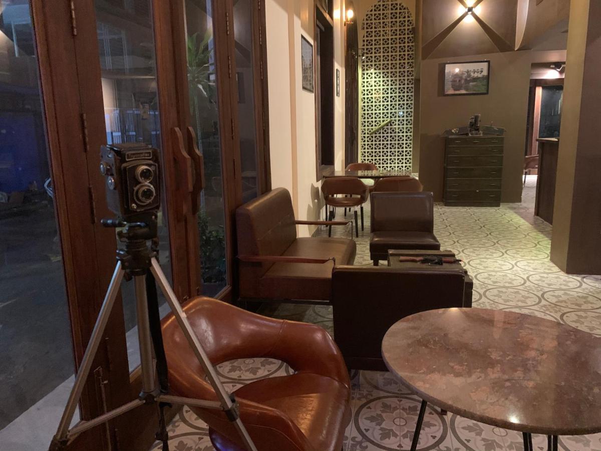 The J Break Boutique Hotel Kampot Bagian luar foto